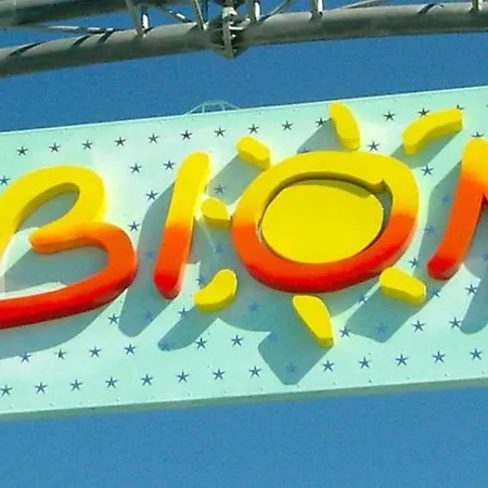 Apartment With Rooftop Swimming Pool ביביונה