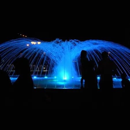 Apartment With Rooftop Swimming Pool דירה *